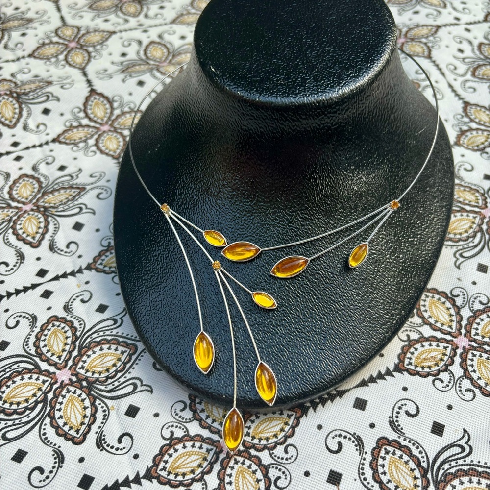 Kristina Jewelry Memory Wire Czech Glass Artisan Necklace✨